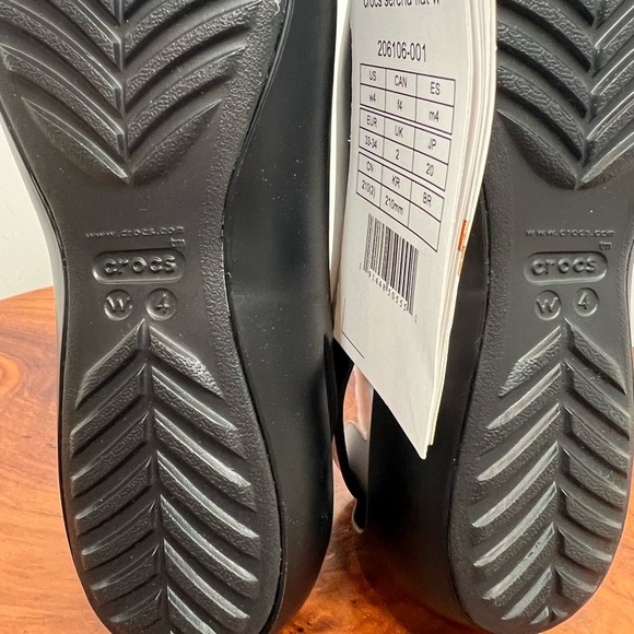 Crocs Women's Serena Flat Black Slip On Open Toe Sandals Size 4 Casual NEW - Picture 7 of 9
